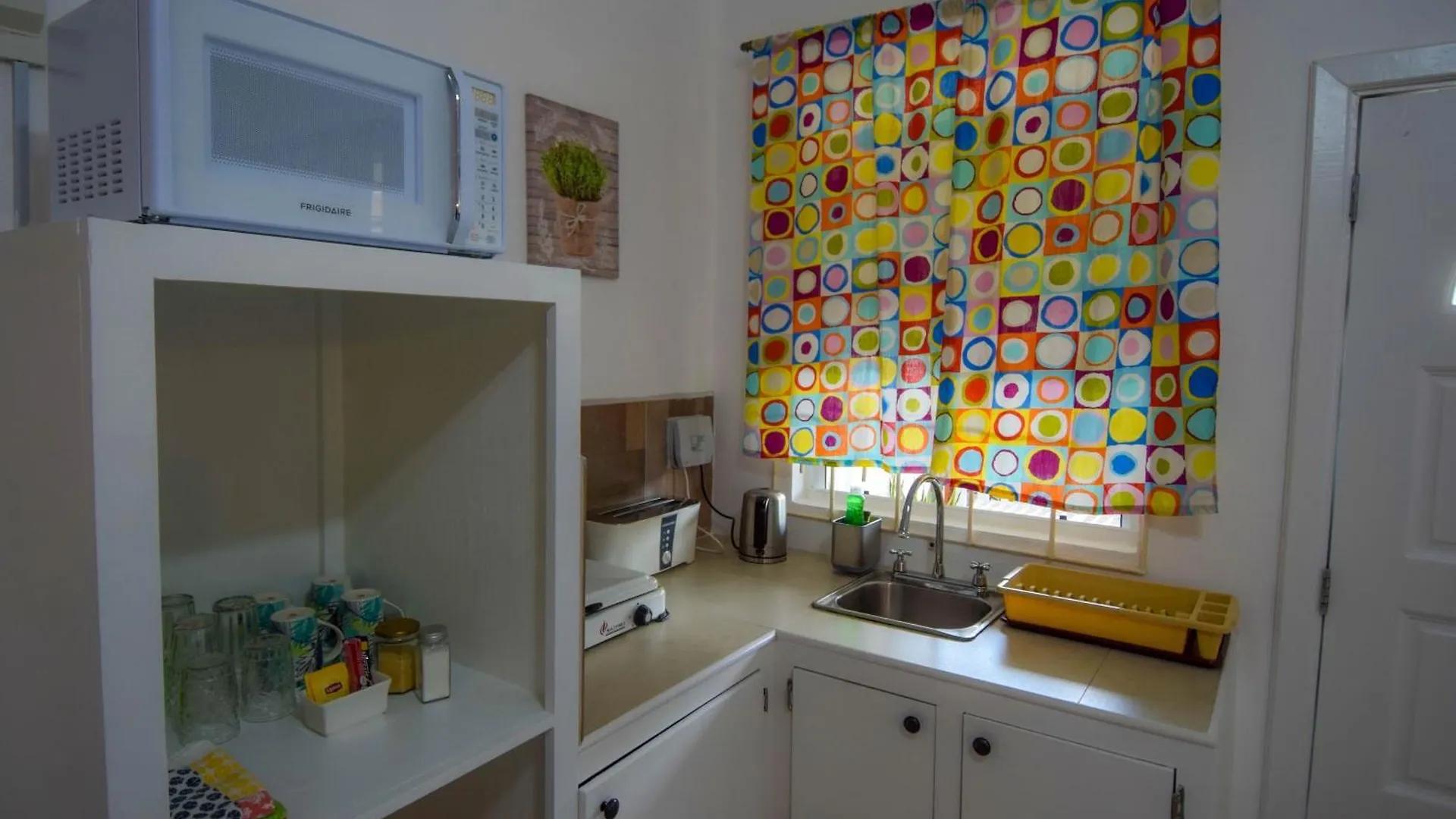 Frenz Hotel Soufriere Guest house